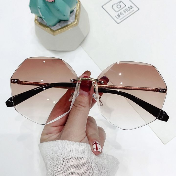 Rimless%20Oversized%20Sunglasses%20Women%20Luxury%20Brand%20Designer%20Sun%20Glasses%20Female%20Fashion%20Retro%20Gradient%20Lunette%20De%20Soleil%20Femme%20-%20Image%204