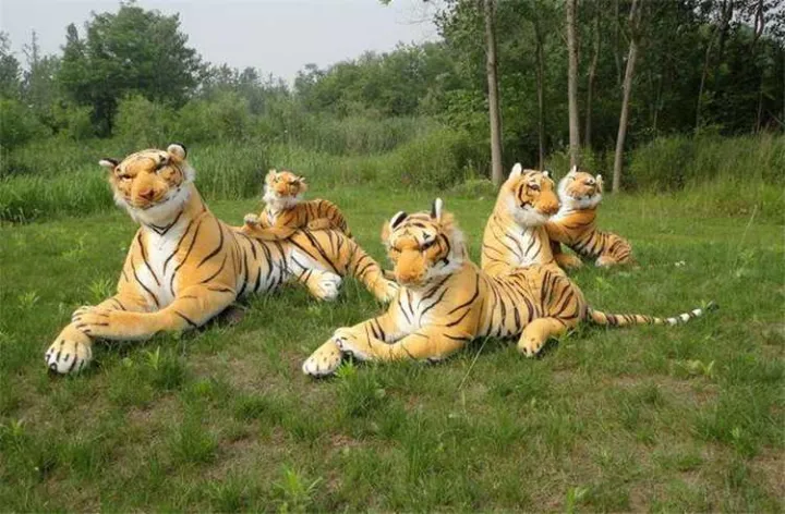 Tiger%20Stuffed%20Animal%20Toy%20-%20Yellow%20-%20Image%208