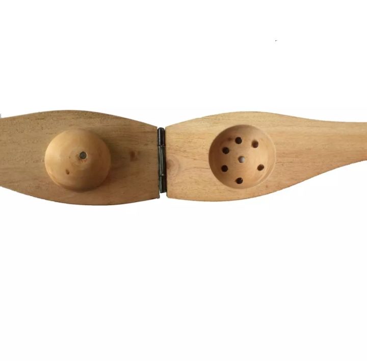 Wooden%20Lemon%20Squeezer/%20Juicer,%20Crusher,%20Juice%20Squeezer,%20Lemon%20Mesher%20for%20Home%20and%20Kitchen%20-%20Image%206