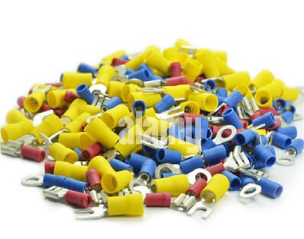 Universal Automotive Wire Connectors 2.5mm Female Insulated Lug Set - 100 Pieces Pack