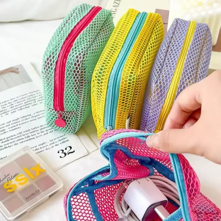 1%20Pcs%20Travel%20Portable%20Mesh%20Makeup%20Storage%20Bag%20Mini%20Square%20Travel%20Toiletry%20Gadget,%20Power%20bank,%20Mobile%20Pouch%20and%20Coin%20Purse%20with%20Wristlet%20Strap%20for%20Women%20-%20Image%204