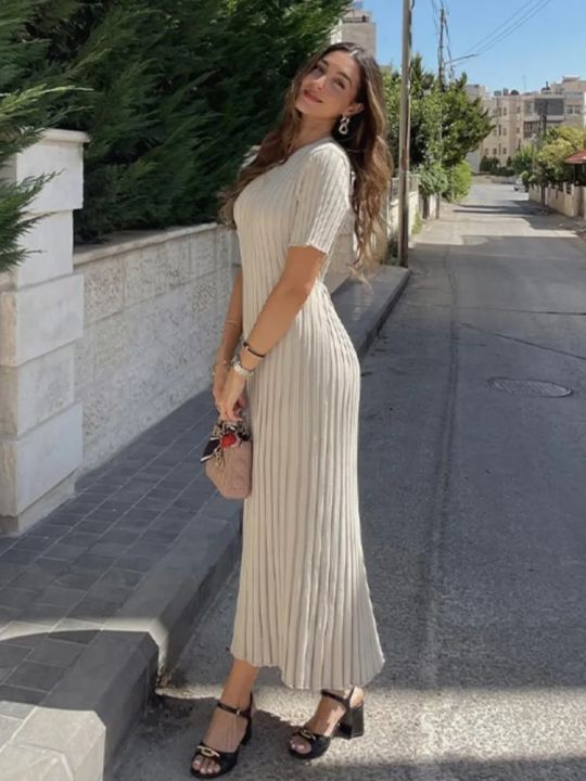 Elegant%20Ribbed%20Knitted%20Long%20Dress%20Women%20Casual%20O-neck%20Short%20Sleeve%20Bodycon%20Dresses%202023%20Autumn%20Ladies%20Pleated%20A-line%20Maxi%20Robe%20-%20Image%202