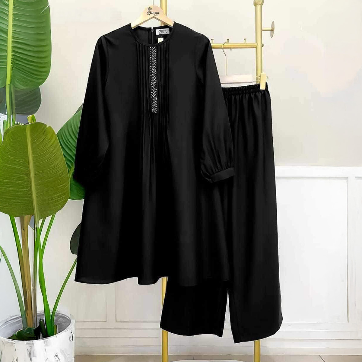 Ripti Dress Museum Shalwar Kamiz Two-Piece Set for Women - New Collection