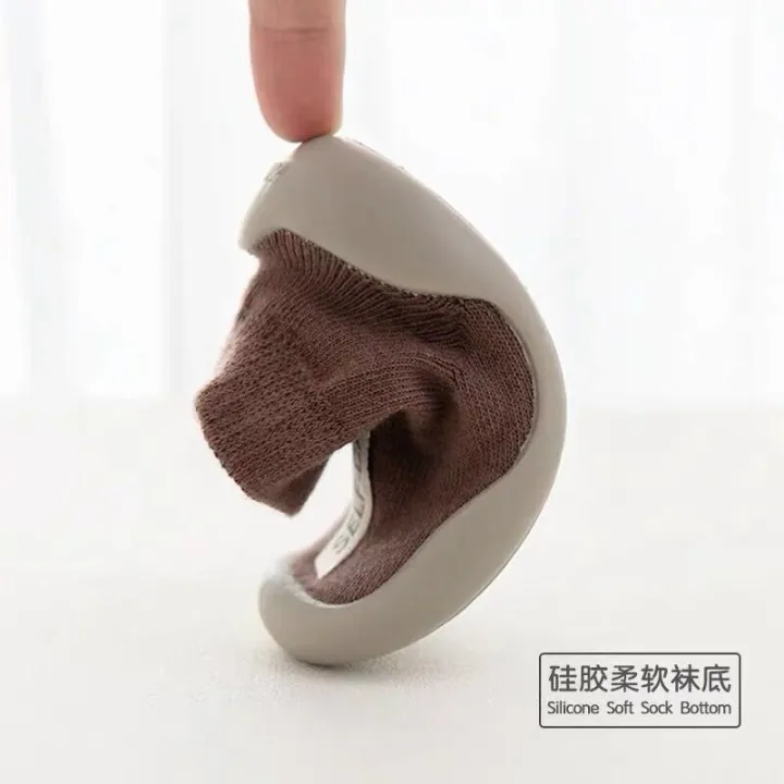 Baby%20with%20soft%20soles%20anti%20slip%20spring%20autumn%20baby%20socks,%20indoor%20outdoor%20walking%20early%20education,%20breathable%20shoes%20socks%20for%20infants%20and%20young%20children%20-%20Image%204