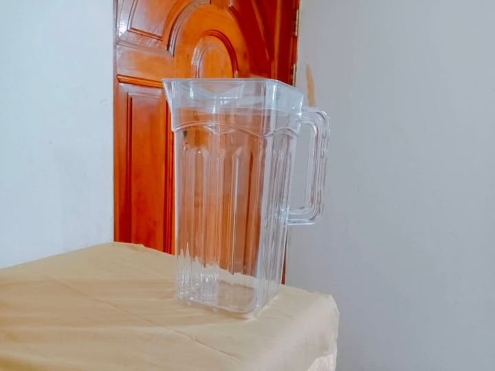 Crystal%20Plastic%20Water%20Jug%20-%202%20Liter%20Square%20Shaped%20With%20Lid.%20%20Plastic%20Crystal%20Clear%20Water%20Jug%20For%20your%20Home%20And%20Dining%20Table.%20C90D%20-%20Image%208