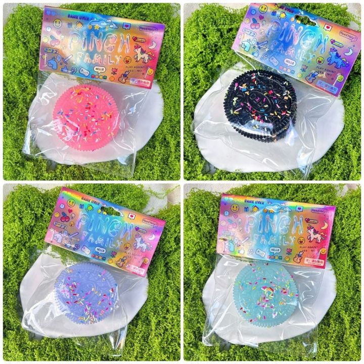 1Pcs%20Durable%20New%20Fidget%20Biscuit%20Pinching%20Toy%20Stress%20Relief%20Silicone%20Squeeze%20Dessert%20Toy%20Super%20Soft%20Big%20Oreo%20Stress%20Relief%20Toy%20-%20Image%205