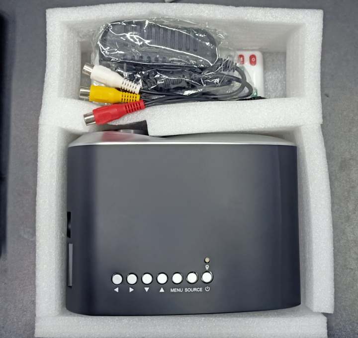 MINI%20LED%20PROJECTOR%20-%20Image%204