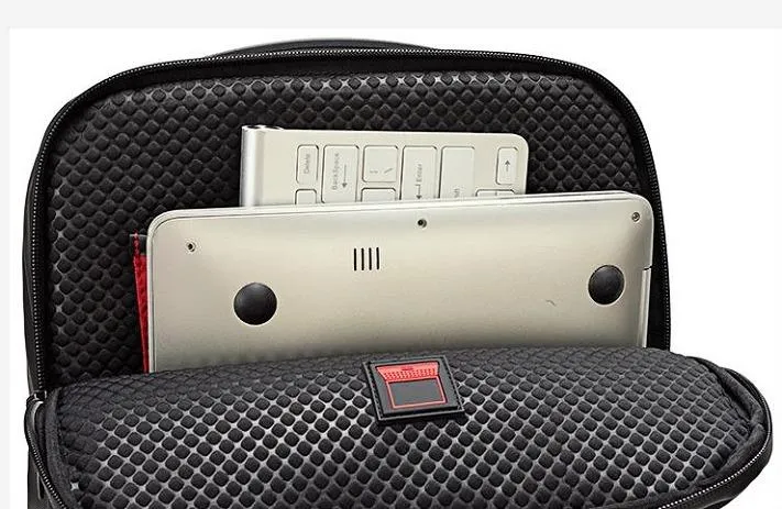 Arctic%20Hunter%20GB00328%20Laptop%20Bag%20-%20Men's%20USB%20Charging%20Waterproof%20Laptop%20Backpack%20with%20Large%20Capacity,%20Ideal%20for%20Travel,%20Shoulder%20Bag,%20and%20School%20Bag.%20-%20Image%204