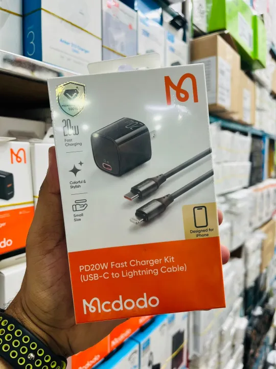 MCDODO%2020%20Watt%20PD+QC%20Fast%20Charging%20Adaptor%20+%20(Free)%20iPhone%20PD%20Type%20C%20to%20Lightning%20Combo%20Pack%20-%20Image%204