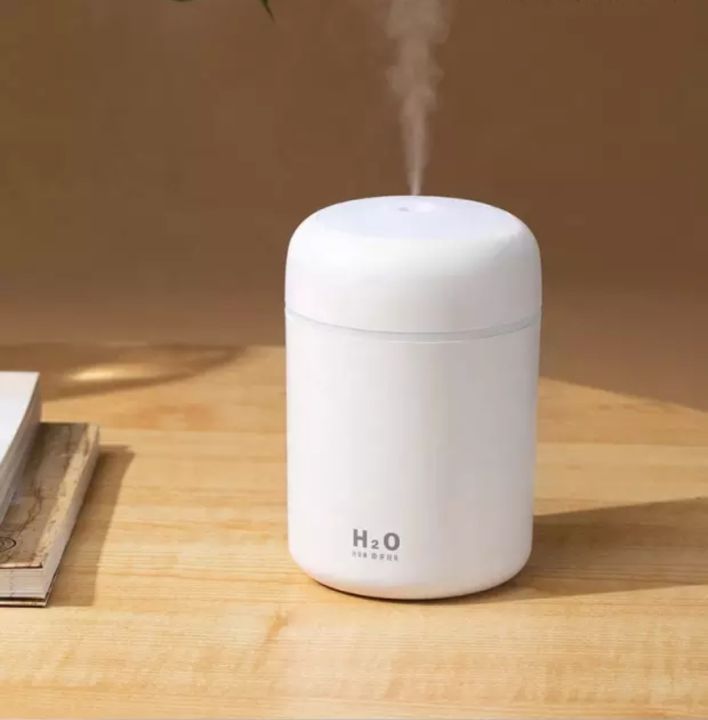 Portable%20300ml%20Humidifier%20USB%20Ultrasonic%20Dazzle%20Cup%20Aroma%20Diffuser%20Cool%20Mist%20Maker%20Air%20Humidifier%20Purifier%20with%20Romantic%20Light%20-%20Image%204