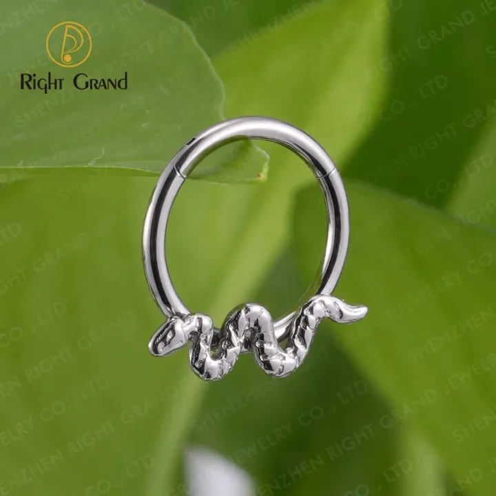 Right%20Grand%20ASTM%20F136%20Titanium%20Septum%20Clicker%20Snake%20Hinged%20Segment%20Ring%2016G%20Daith%20Cartilage%20Tragus%20Rook%20Ear%20Piercing%20Jewelry%20-%20Image%203