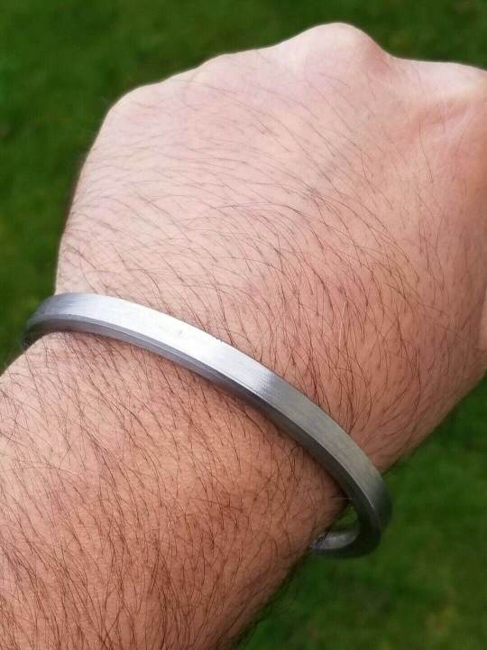 Classic%20Round%20Bracelet-%20Supper%20Round%20Bracelet%20For%20Men%20-%20Image%203