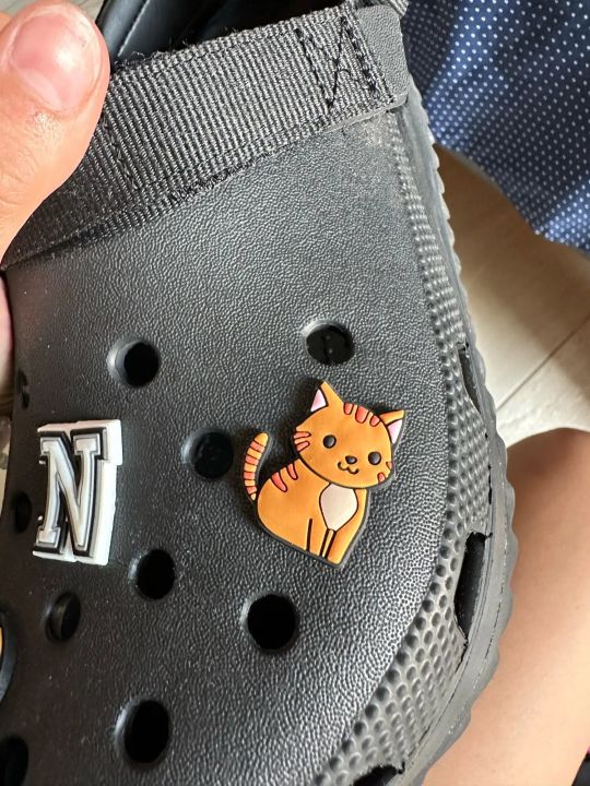 %E3%80%90hot%E3%80%91%201PCS%20PVC%20Cute%20Cat%20Shoe%20Charms%20Pet%20Cat%20Croc%20Jeans%20Fishbone%20Shoe%20Decoration%20Pins%20Garden%20Sandal%20Accessorie%20For%20Women%20-%20Image%205