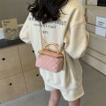 2024 tren new Lingge small square bag, internet brity chain, one shoulder crossbo fashionable portable women's bag.