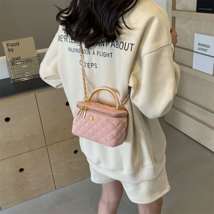 2024%20tren%20new%20Lingge%20small%20square%20bag,%20internet%20brity%20chain,%20one%20shoulder%20crossbo%20fashionable%20portable%20women's%20bag%20-%20Image%203