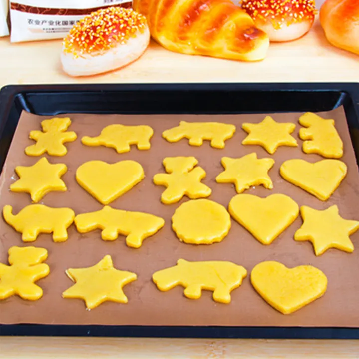 Warm%20Reusable%20Non%20Stick%20Baking%20Paper%20High%20Temperature%20Resistant%20Sheet%20Oven%20Microwave%20Grill%20Baking%20Mat%20-%20Image%202