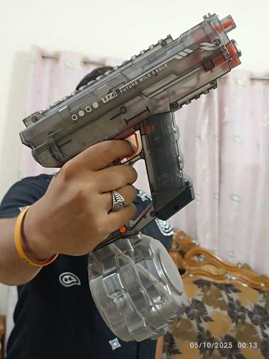 UZI%20Ice%20Horn%20Electric%20Water%20Gun%20%E2%80%93%20800ml%20Capacity%20%7C%2010m%20Range%20%7C%20Colorful%20Lights%20%7C%20Rechargeable%20Battery%20-%20Image%205