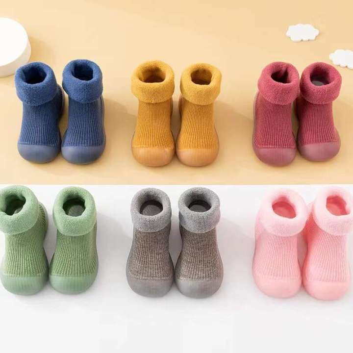 Baby%20walking%20shoes%20in%20autumn%20winter%20with%20plush%20thickened%20soft%20soles,%20non%20slip,%20pure%20cotton%20floor%20socks%20for%20both%20boys%20and%20girls%20to%20keep%20warm%20-%20Image%203