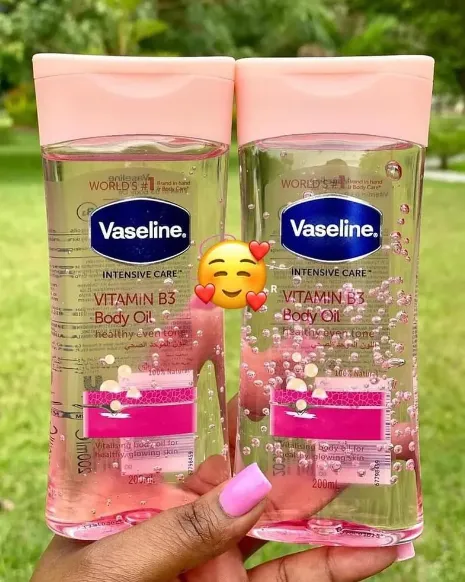 Vaseline%20Intensive%20Care%20Vitamin%20B3%20Body%20Oil%20400ml%20/%20200ml%20%7C%20International%20-%20Image%204