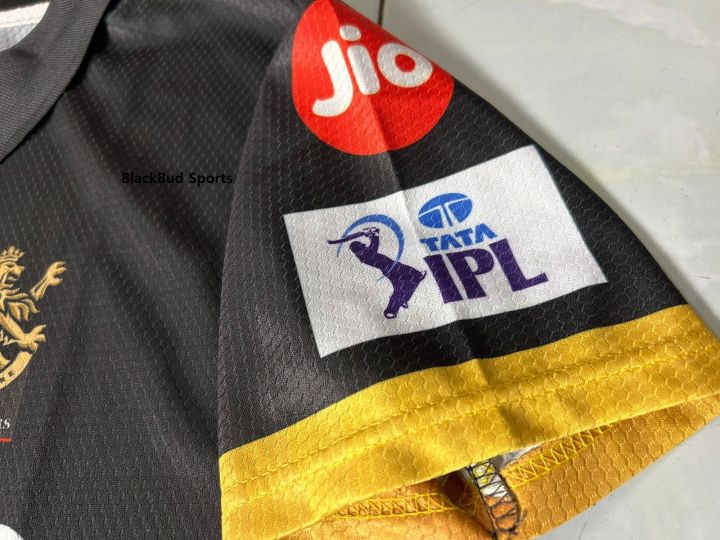 IPL%20Royal%20Challenger%20Bangalore%20Jersey%202023%20Short%20Sleeve%20Premium%20Design%20with%20Caller%20-%20Honeycomb%20Fabric%20RCB%20Jersey%202023%20-%20Image%204