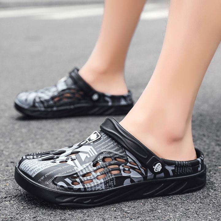 Men's hole shoes, large size slippers, toe beach shoes, men's trendy outdoor sandals, slippers worn outside, fashionable breathable sandals