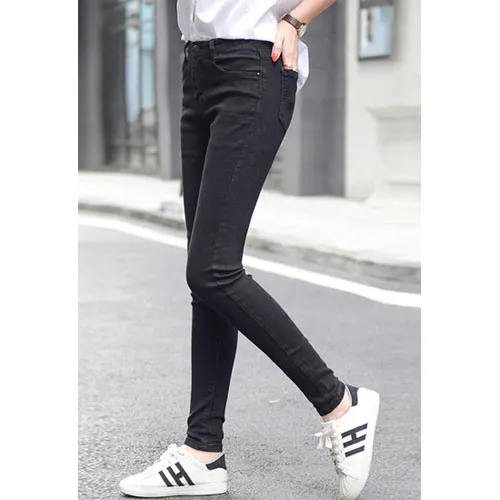 Slim%20Fit%20Stretchy%20Black%20Jeans%20Pants%20for%20Women%20-%20Trendy%20and%20Comfortable%20-%20Image%202