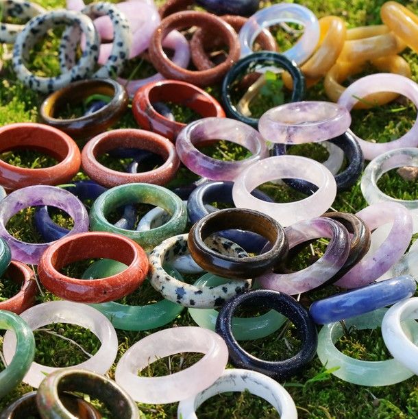 Wholesale%20hand%20carving%20gemstone%20natural%20crystal%20stone%20rose%20quartz%20ring%20healing%20spiritual%20smart%20ring%20woman%20-%20Image%204