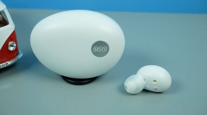 QCY%20T16%20Wireless%20Earbuds%20-%20Image%206