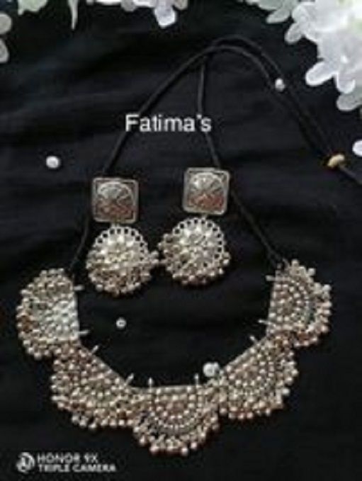 Women%20fashionable%20antique%20silver%20necklace%20set%20with%20earrings%20-%20Image%202