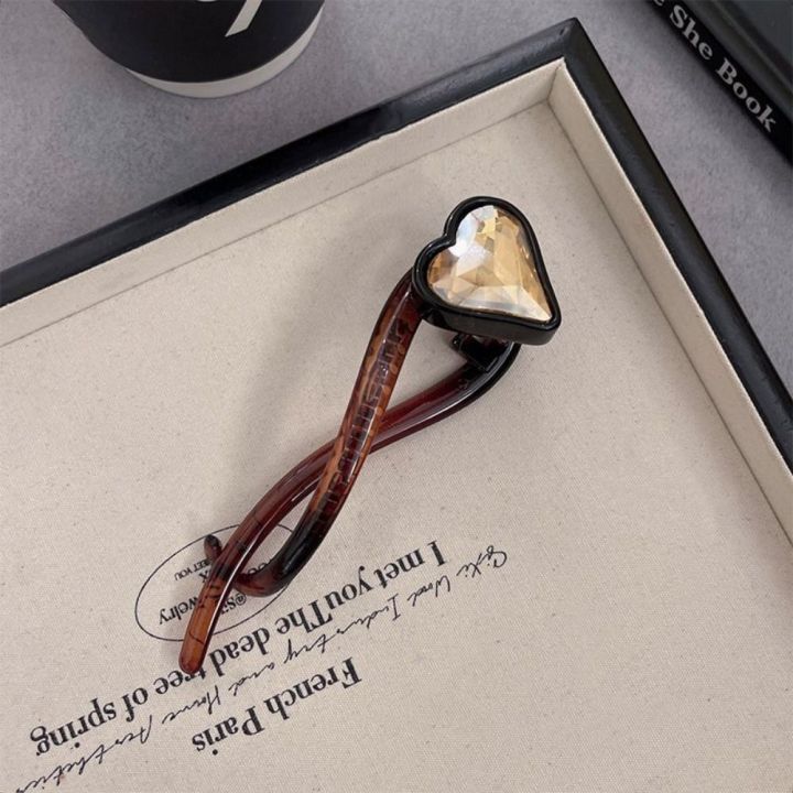 Elegant%20Hairpin%20Heart%20Twisted%20Clip%20Hair%20Styling%20Tool%20Line%20Grab%20Clip%20Colorful%20Hair%20Clip%20Ponytail%20Clip%20Daily%20-%20Image%209