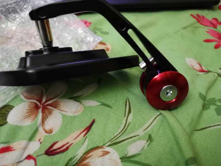 Handlebar%20end%20Grip%20Side%20Mirror%20for%20Motorcycle.%20Universal%20Looking%20glass.%20Black,red,yellow.blue%201306%20-%20Image%204