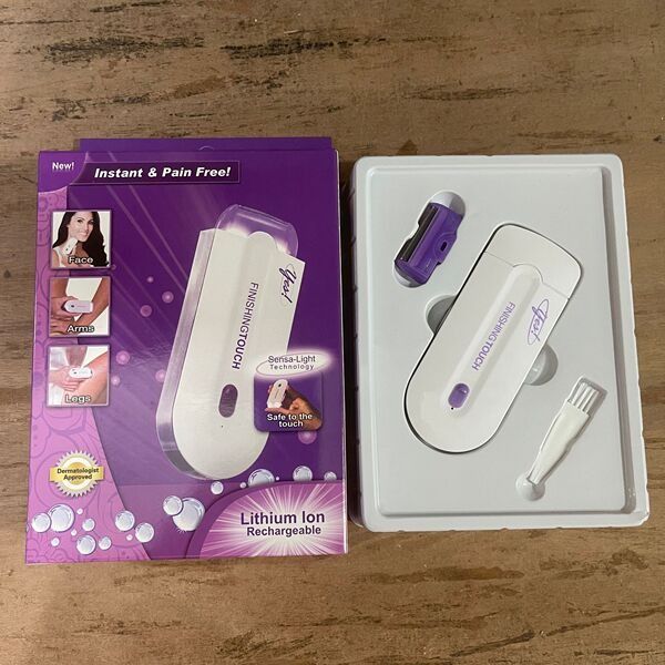 Finishing%20Touch%20Hair%20Remover%20Epilator%20Kit%20Instant%20Pain%20Free%20With%20Sensor%20Light%20-%20Image%202
