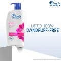International product Head & Shoulders  Anti-Dandruff Shampoo Smooth & Silky used for male / female - 1000 ml. 
