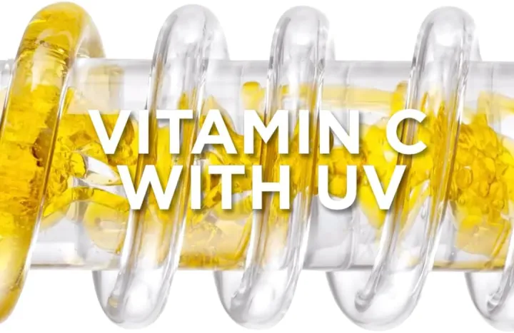 Garnier%20Bright%20Complete%20Vitamin%20C%20Serum%20Cream%20Uv,%2045G%20-%20Image%203