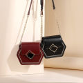 IELGY Niche design Net red messenger bag New all-match fashion retro women's bag. 