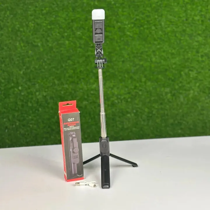 Q07%20Selfie%20Stick%20Foldable%20Mini%20Tripod%20with%20Fill%20Light%20Bluetooth%20Remote%20Shutter%20Retractable%20Rod%20for%20Phone%20(100cm)%20-%20Image%207