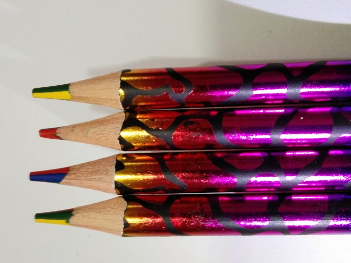 Multicolor%20Pencil%204%20Colour%20in%201%20Pencil%202%20Piece%20-%20Image%205