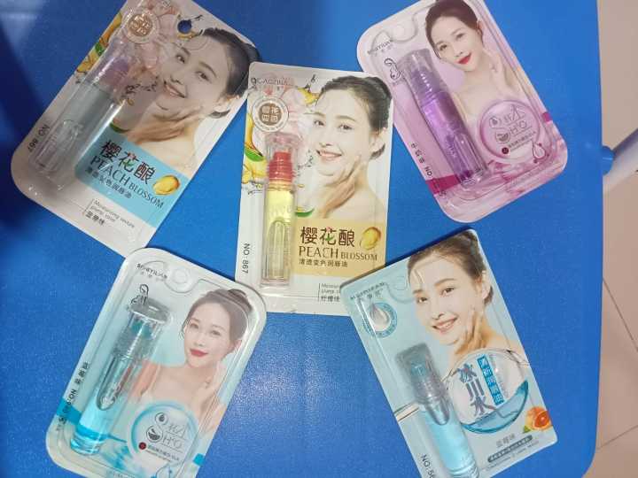 QIAOZINA Lip Oil Lip Gloss Random 1 Piece