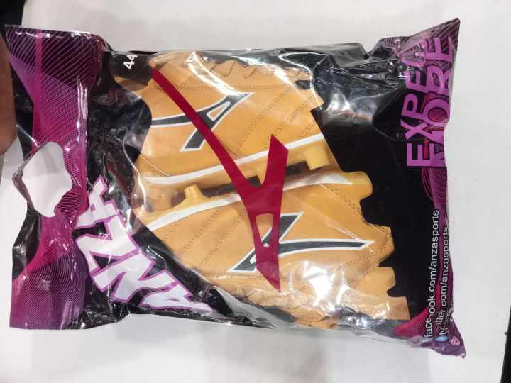 Anza%20Pro%20Football%20Boots%20-%20Conquer%20The%20Field%20With%20Stylish%20And%20Waterproof%20Football%20Boots%20-%20Image%204