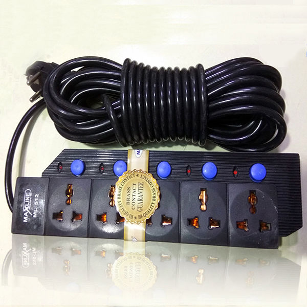 Black%205%20Point%20Multi%20Plug%20Socket%20With%20Switch%20-%20Image%203