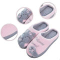 【Worldwide Delivery】 Cute Home slippers Cartoonish Warm Kawaii Cartoon shoes Women's/men's Winter Plush slides for Bedroom Living room Winter vacation Lounging at home Gift for lovers. 
