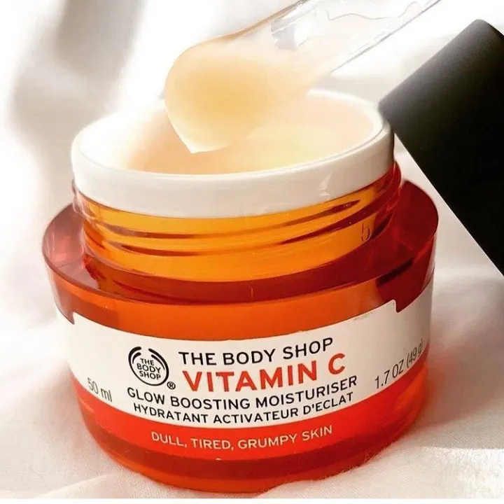 The%20Body%20Shop%20Vitamin%20C%20Glow%20Boosting%20Moisturiser%20Cream%2050ML%20UK%20-%20Image%202