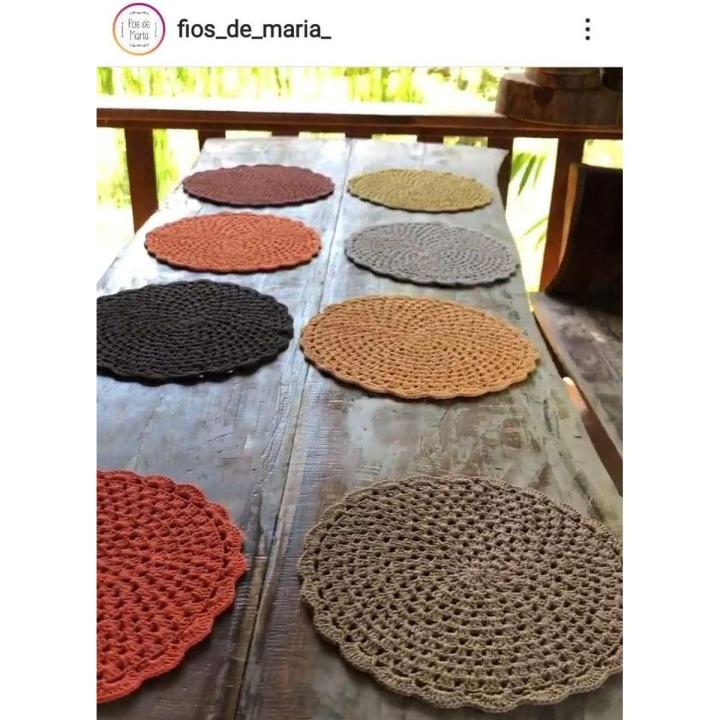 Crochet place / table mat 12-13"