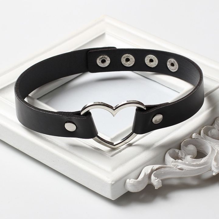 %E3%80%903C%20VictoryEagle%E3%80%91Punk%20Collar%20Choker%20Black%20PU%20Leather%20Heart%20Cross%20Spike%20Necklace%20Cosplay%20Body%20Accessories%20Trend%20Jewelry%20-%20Image%208
