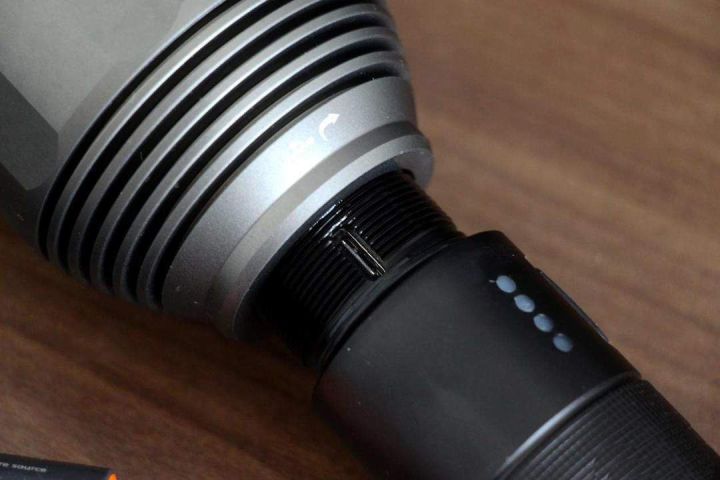 XIAOMI_Tactical%20Flashlight,%202000%20Lumen%20Flashlights%20Portable%20Torch%20Outdoor%20Camping%20Torch%20Light%20Flashlight%20-%20Image%203