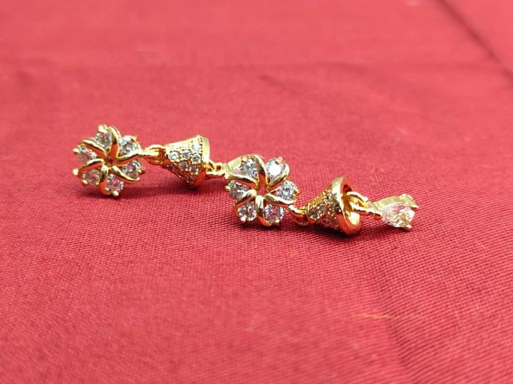 Golden%20Earring%20For%20women%20And%20Girls%20Make%20By%20Gold%20Plate%20With%20Diamond%20Cut%20Stone,Gold%20Plate%20Exclusive%20Earings%20For%20Women,Trendy%20design%20&%20Unique%20Model%202021.Jumka,Ear%20Ring,Nose%20pin,J0021%20-%20Image%203