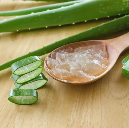 Aloe%20Vera%2099%25%20Moisture%20Soothing%20Gel%20300g%20-%20Image%203
