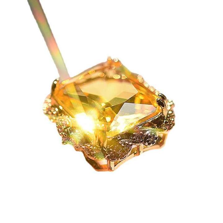 Zhen%20Rong%20Exaggeratedly%20Set%20Champagne%20Square%20Diamond%20Ring%20with%20Two%20tone%20Plating%20-%20Image%205