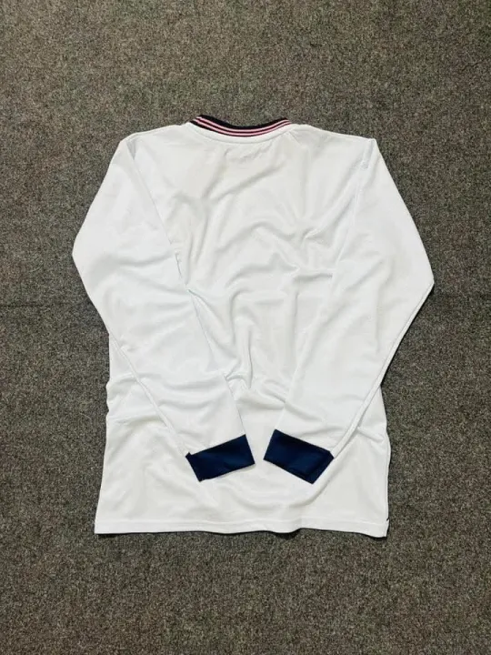 England%20home%20jersey%2025/26%20(long%20sleeve)%20-%20%E2%81%A0World%20Cup%20England%20jersey%20-%20Image%203