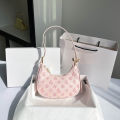 igh end underarm bag 2023 spring crescent bag nhe design single shoulder bag handbag ersatile small bag for women.